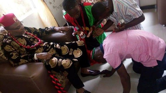 ipob members bow to nnamdi kanu