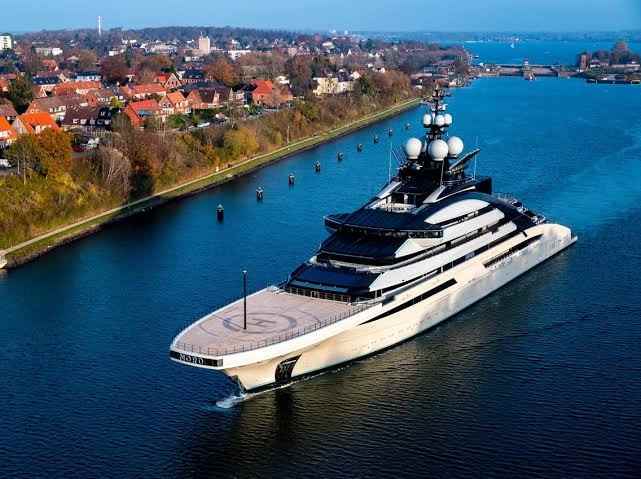 Yatchs