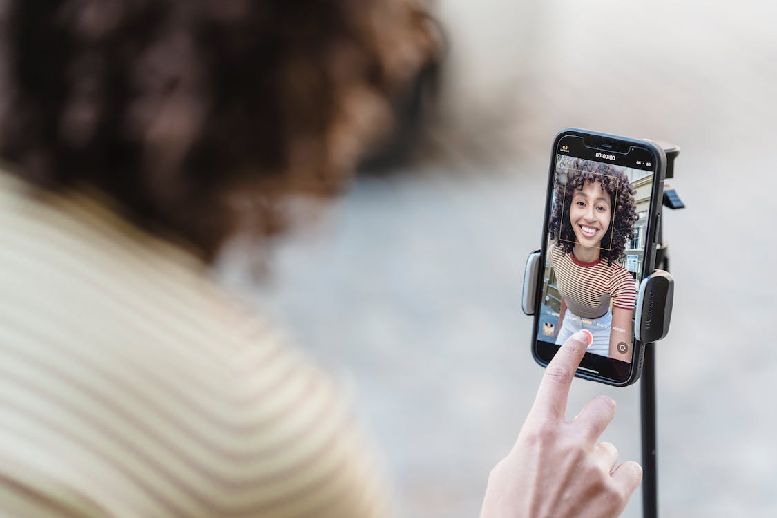 How to Make a Video Go Viral on Social Media